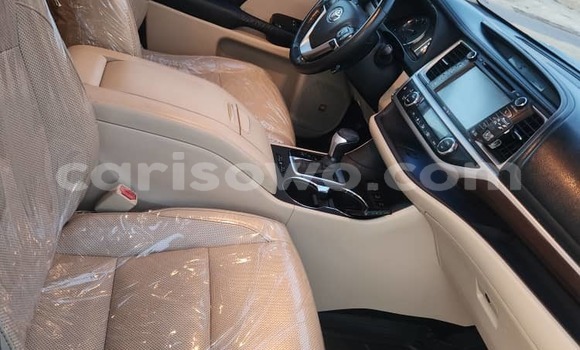 Acheter Occasion Voiture Toyota Highlander Noir à Cotonou, Benin Acheter Occasion Voiture Toyota Highlander Noir à Cotonou, Benin