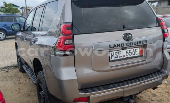 Acheter Occasion Voiture Toyota Land Cruiser Prado Gris à Cotonou, Benin Acheter Occasion Voiture Toyota Land Cruiser Prado Gris à Cotonou, Benin