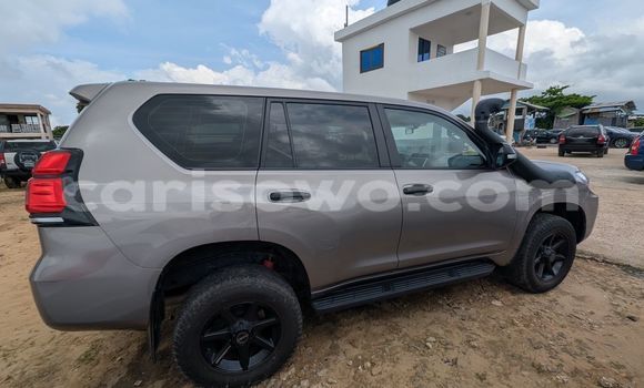 Acheter Occasion Voiture Toyota Land Cruiser Prado Gris à Cotonou, Benin Acheter Occasion Voiture Toyota Land Cruiser Prado Gris à Cotonou, Benin