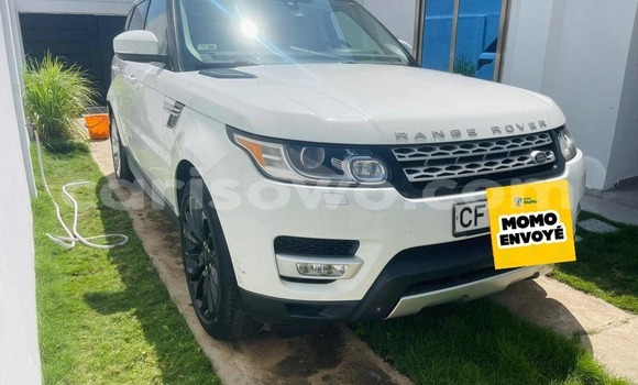 Acheter Occasion Voiture Land Rover Range Rover Velar Blanc à Cotonou, Benin Acheter Occasion Voiture Land Rover Range Rover Velar Blanc à Cotonou, Benin