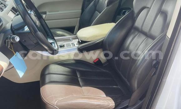 Acheter Occasion Voiture Land Rover Range Rover Velar Blanc à Cotonou, Benin Acheter Occasion Voiture Land Rover Range Rover Velar Blanc à Cotonou, Benin