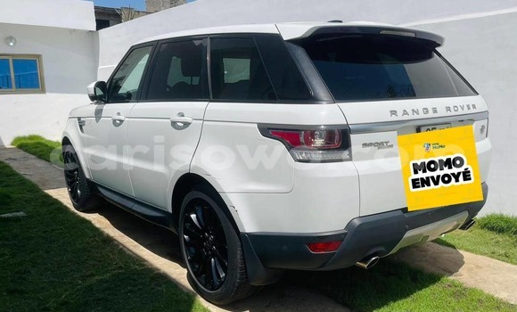 Acheter Occasion Voiture Land Rover Range Rover Velar Blanc à Cotonou, Benin Acheter Occasion Voiture Land Rover Range Rover Velar Blanc à Cotonou, Benin