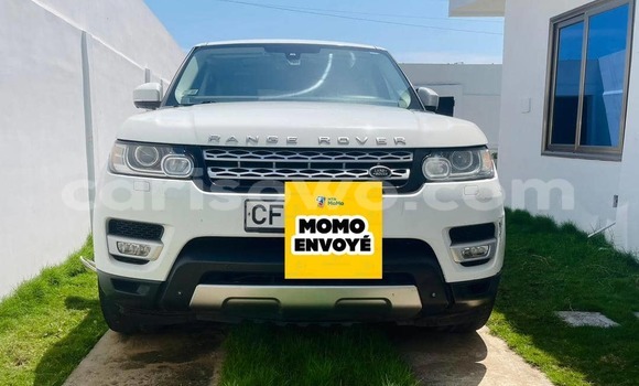 Acheter Occasion Voiture Land Rover Range Rover Velar Blanc à Cotonou, Benin Acheter Occasion Voiture Land Rover Range Rover Velar Blanc à Cotonou, Benin