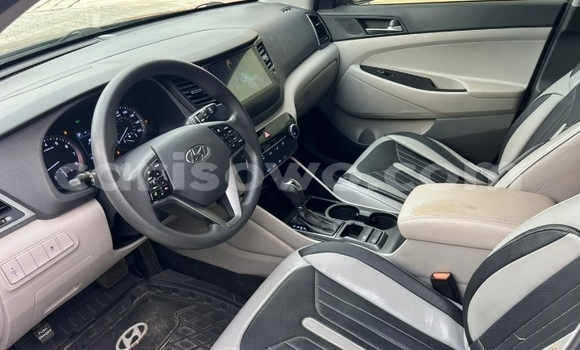 Acheter Occasion Voiture Hyundai Tucson Noir à Cotonou, Benin Acheter Occasion Voiture Hyundai Tucson Noir à Cotonou, Benin