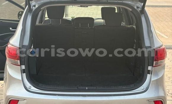 Acheter Occasion Voiture Hyundai Santa Fe Gris à Cotonou, Benin Acheter Occasion Voiture Hyundai Santa Fe Gris à Cotonou, Benin