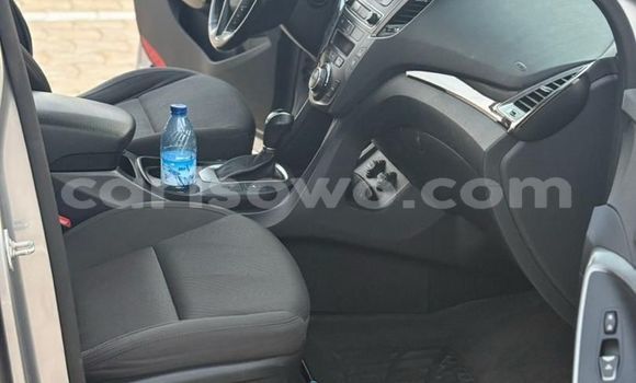 Acheter Occasion Voiture Hyundai Santa Fe Gris à Cotonou, Benin Acheter Occasion Voiture Hyundai Santa Fe Gris à Cotonou, Benin