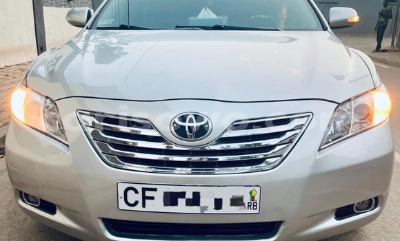 Sayi Na hannu Toyota Camry Azurfa Mota in Cotonou a Benin