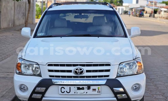 Sayi Na hannu Toyota Highlander White Mota in Cotonou a Benin Sayi Na hannu Toyota Highlander White Mota in Cotonou a Benin