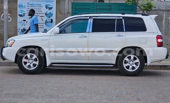 Acheter Occasion Voiture Toyota Highlander Blanc à Cotonou, Benin Acheter Occasion Voiture Toyota Highlander Blanc à Cotonou, Benin