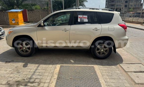 Acheter Occasion Voiture Toyota RAV4 Gris à Cotonou, Benin Acheter Occasion Voiture Toyota RAV4 Gris à Cotonou, Benin
