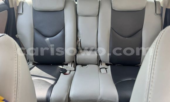 Acheter Occasion Voiture Toyota RAV4 Gris à Cotonou, Benin Acheter Occasion Voiture Toyota RAV4 Gris à Cotonou, Benin