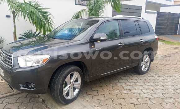 Acheter Occasion Voiture Toyota Highlander Marron à Cotonou, Benin Acheter Occasion Voiture Toyota Highlander Marron à Cotonou, Benin