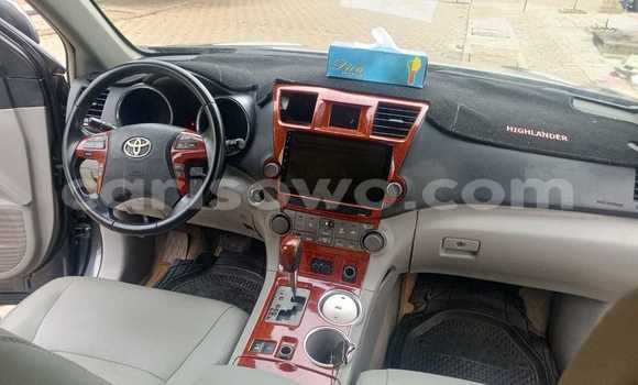 Acheter Occasion Voiture Toyota Highlander Marron à Cotonou, Benin Acheter Occasion Voiture Toyota Highlander Marron à Cotonou, Benin