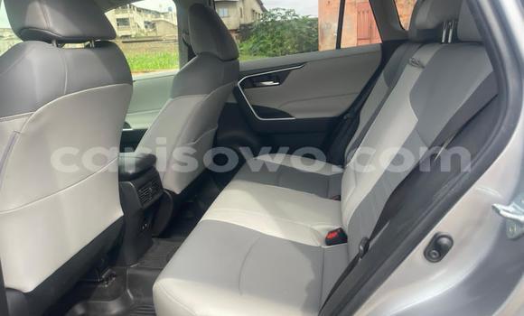 Acheter Occasion Voiture Toyota RAV4 Blanc à Cotonou, Benin Acheter Occasion Voiture Toyota RAV4 Blanc à Cotonou, Benin