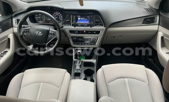 Acheter Occasion Voiture Hyundai Sonata Blanc à Cotonou, Benin Acheter Occasion Voiture Hyundai Sonata Blanc à Cotonou, Benin