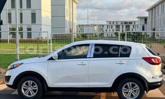 Sayi Na hannu Kia Sportage White Mota in Cotonou a Benin Sayi Na hannu Kia Sportage White Mota in Cotonou a Benin