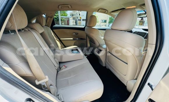 Buy Used Toyota Venza White Car in Cotonou in Benign