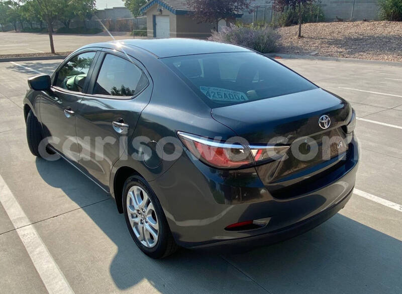 Big with watermark toyota yaris benin cotonou 24104