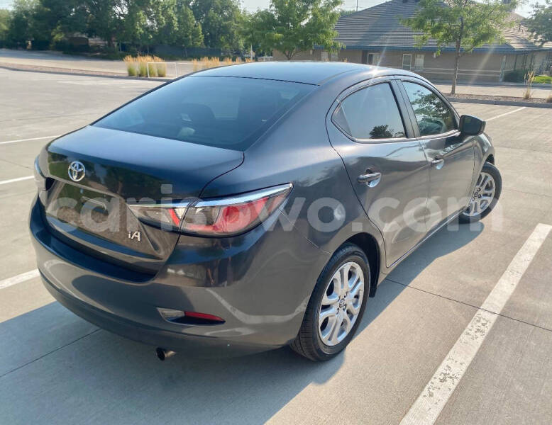 Big with watermark toyota yaris benin cotonou 24104