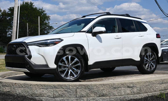 Acheter Occasion Voiture Toyota Corolla Cross Blanc à Cotonou, Benin