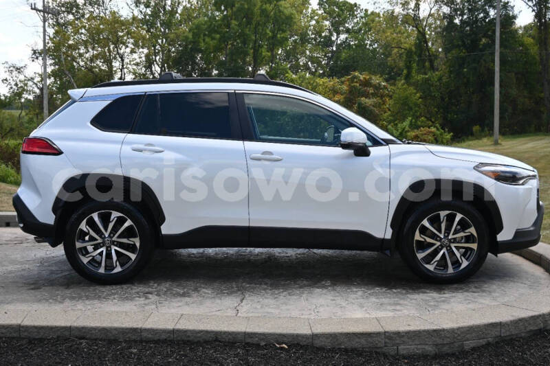 Big with watermark toyota corolla cross benin cotonou 24107