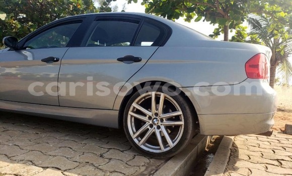 Acheter Occasion Voiture BMW 3–Series Vert à Cotonou, Benin Acheter Occasion Voiture BMW 3–Series Vert à Cotonou, Benin