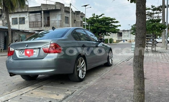 Acheter Occasion Voiture BMW 3–Series Vert à Cotonou, Benin Acheter Occasion Voiture BMW 3–Series Vert à Cotonou, Benin