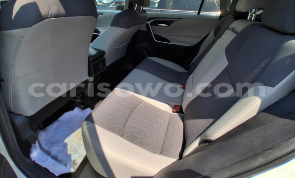 Acheter Occasion Voiture Toyota RAV4 Blanc à Cotonou, Benin Acheter Occasion Voiture Toyota RAV4 Blanc à Cotonou, Benin
