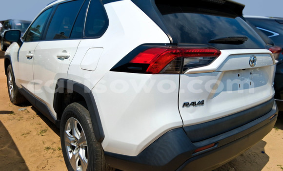 Acheter Occasion Voiture Toyota RAV4 Blanc à Cotonou, Benin Acheter Occasion Voiture Toyota RAV4 Blanc à Cotonou, Benin