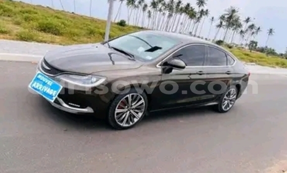 Ra Àlòkù Chrysler 200 Brown Ọkọ̀ in Cotonou ni Benin Ra Àlòkù Chrysler 200 Brown Ọkọ̀ in Cotonou ni Benin