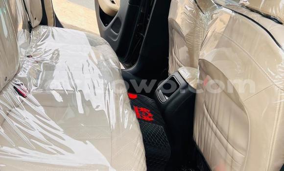 Ra Àlòkù Chrysler 200 Brown Ọkọ̀ in Cotonou ni Benin Ra Àlòkù Chrysler 200 Brown Ọkọ̀ in Cotonou ni Benin