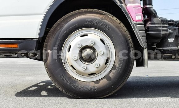 Ra Imported Mitsubishi Carisma funfun Ọkọ̀ in Import - Dubai ni Benin Ra Imported Mitsubishi Carisma funfun Ọkọ̀ in Import - Dubai ni Benin