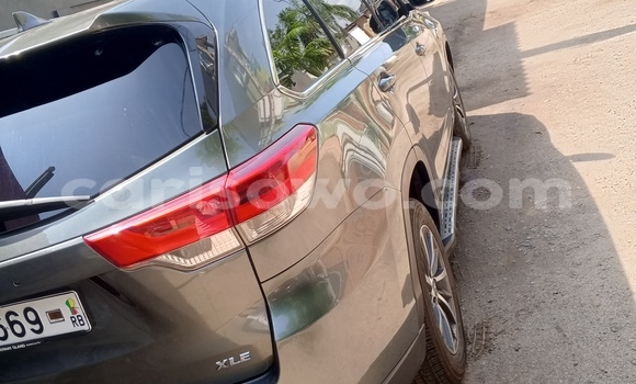 Ra Àlòkù Toyota Highlander Silver Ọkọ̀ in Cotonou ni Benin Ra Àlòkù Toyota Highlander Silver Ọkọ̀ in Cotonou ni Benin