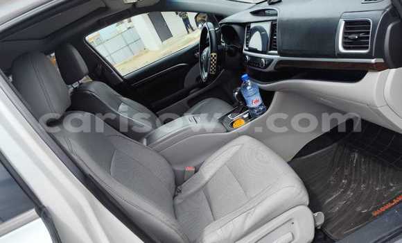 Acheter Neuf Voiture Toyota Highlander Beige à Cotonou, Benin Acheter Neuf Voiture Toyota Highlander Beige à Cotonou, Benin