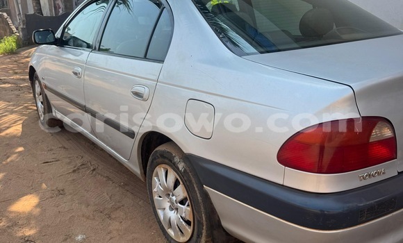 Sayi Na hannu Toyota Avensis White Mota in Abomey Calavi a Benin Sayi Na hannu Toyota Avensis White Mota in Abomey Calavi a Benin