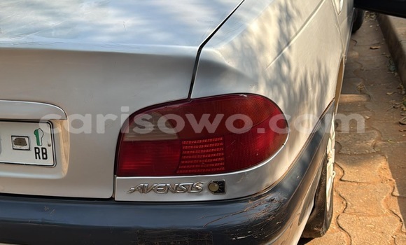 Sayi Na hannu Toyota Avensis White Mota in Abomey Calavi a Benin Sayi Na hannu Toyota Avensis White Mota in Abomey Calavi a Benin