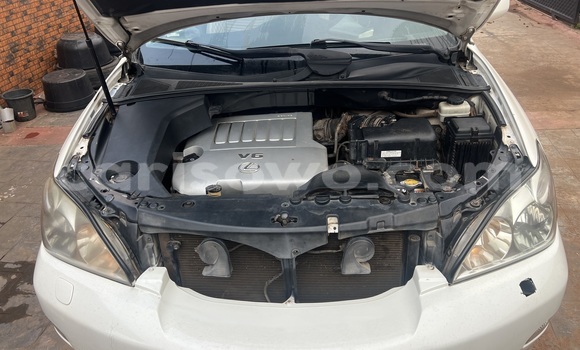 Sayi Na hannu Lexus RX 350 White Mota in Ku zo a Mono Sayi Na hannu Lexus RX 350 White Mota in Ku zo a Mono