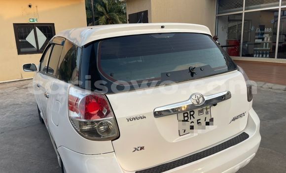 Ra Àlòkù Toyota Matrix funfun Ọkọ̀ in Cotonou ni Benin Ra Àlòkù Toyota Matrix funfun Ọkọ̀ in Cotonou ni Benin