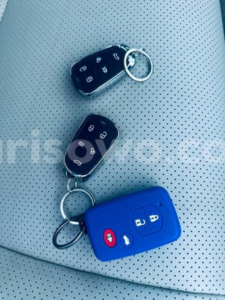 Big with watermark toyota avalon benin cotonou 24153