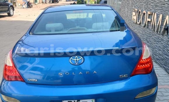 Sayi Na hannu Toyota Solara Blue Mota in Cotonou a Benin
