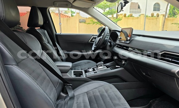 Acheter Occasion Voiture Mitsubishi Outlander Gris à Cotonou, Benin Acheter Occasion Voiture Mitsubishi Outlander Gris à Cotonou, Benin