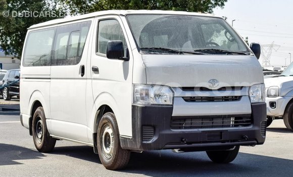 Ra Imported Toyota Hiace funfun Ọkọ̀ in Import - Dubai ni Benin Ra Imported Toyota Hiace funfun Ọkọ̀ in Import - Dubai ni Benin