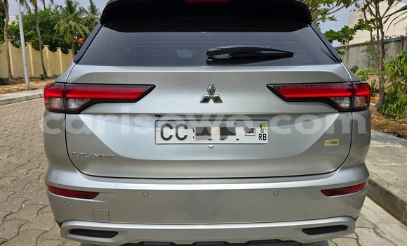 Acheter Occasion Voiture Mitsubishi Outlander Gris à Cotonou, Benin Acheter Occasion Voiture Mitsubishi Outlander Gris à Cotonou, Benin