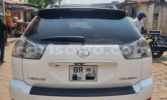 Sayi Na hannu Lexus RX 330 White Mota in Cotonou a Benin Sayi Na hannu Lexus RX 330 White Mota in Cotonou a Benin