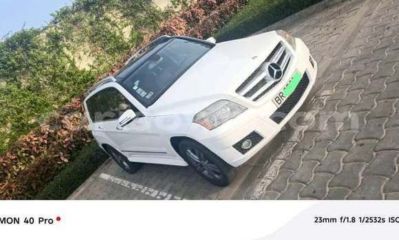 Buy Used Mercedes-Benz GLK–Class White Car in Cotonou in Benign