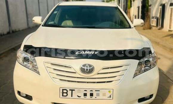 Sayi Na hannu Toyota Camry White Mota in Cotonou a Benin Sayi Na hannu Toyota Camry White Mota in Cotonou a Benin