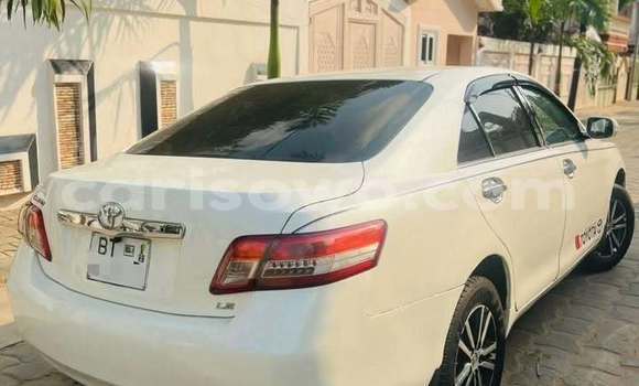 Sayi Na hannu Toyota Camry White Mota in Cotonou a Benin Sayi Na hannu Toyota Camry White Mota in Cotonou a Benin