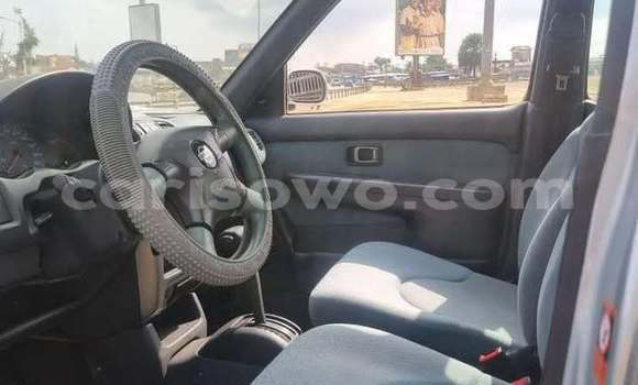 Sayi Na hannu Nissan Micra Azurfa Mota in Cotonou a Benin Sayi Na hannu Nissan Micra Azurfa Mota in Cotonou a Benin