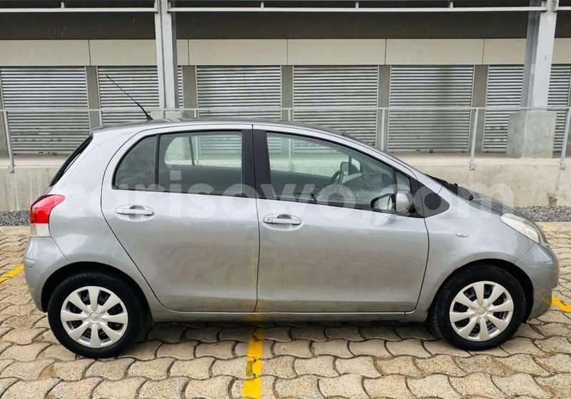 Big with watermark toyota yaris benin cotonou 24201