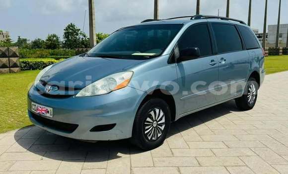 Buy Used Toyota Sienta Blue Car in Cotonou in Benign Buy Used Toyota Sienta Blue Car in Cotonou in Benign